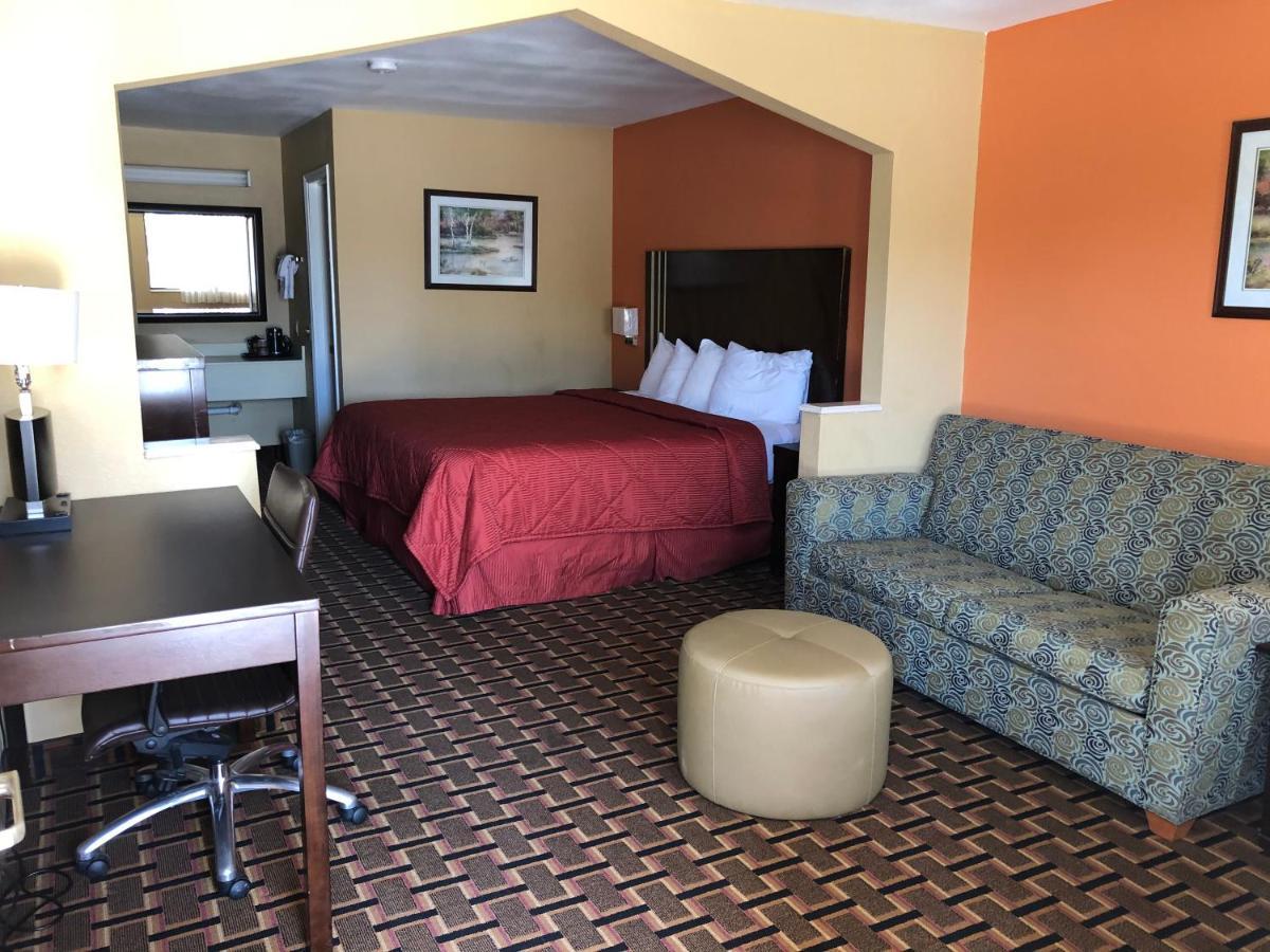 La Grange Executive Inn And Suites Екстериор снимка