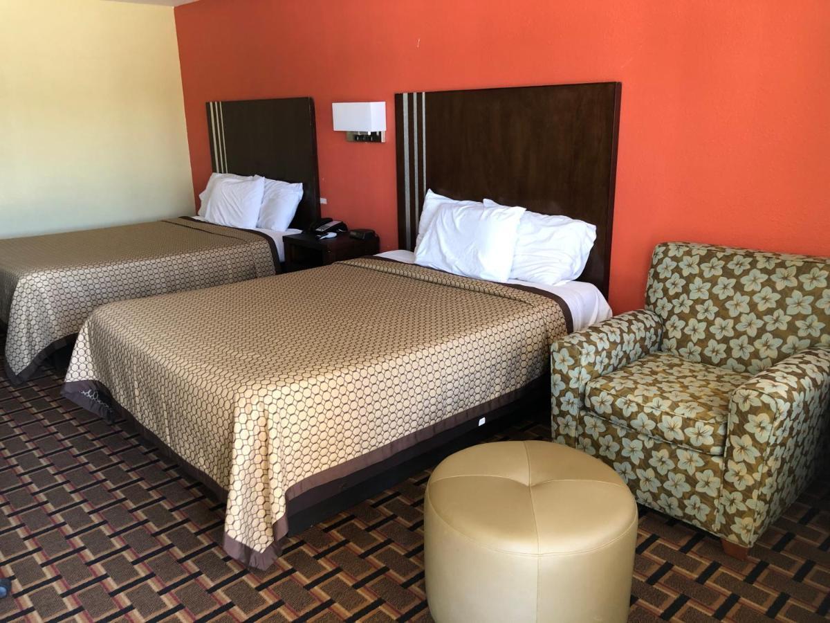 La Grange Executive Inn And Suites Екстериор снимка
