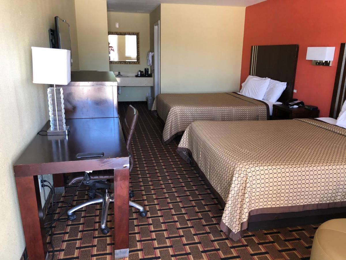 La Grange Executive Inn And Suites Екстериор снимка