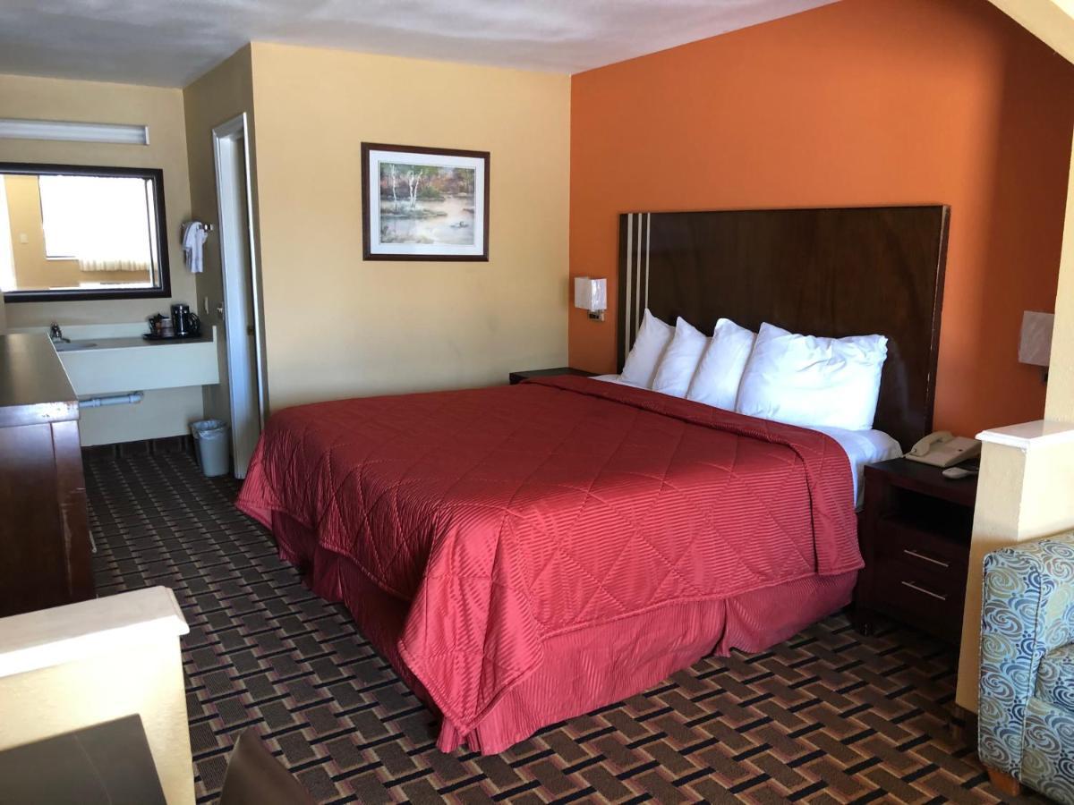 La Grange Executive Inn And Suites Екстериор снимка