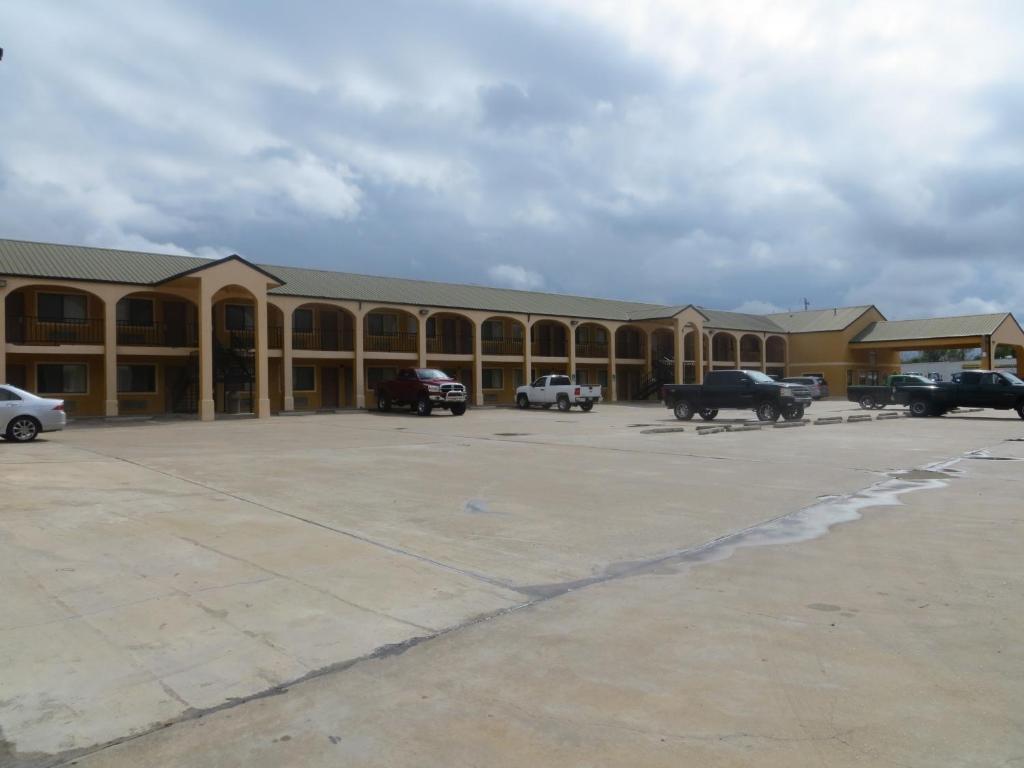 La Grange Executive Inn And Suites Екстериор снимка